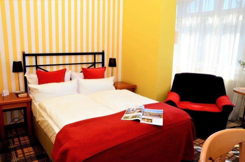 Hotel Schieferhof - Glaslust Neuhaus am Rennweg Bagian luar foto