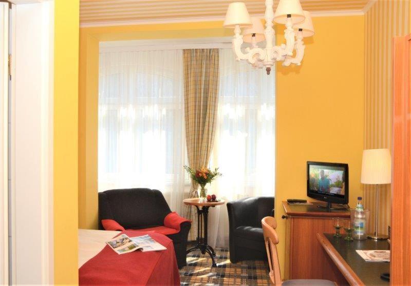 Hotel Schieferhof - Glaslust Neuhaus am Rennweg Bagian luar foto