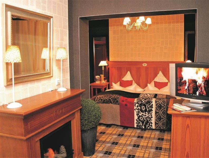Hotel Schieferhof - Glaslust Neuhaus am Rennweg Bagian luar foto