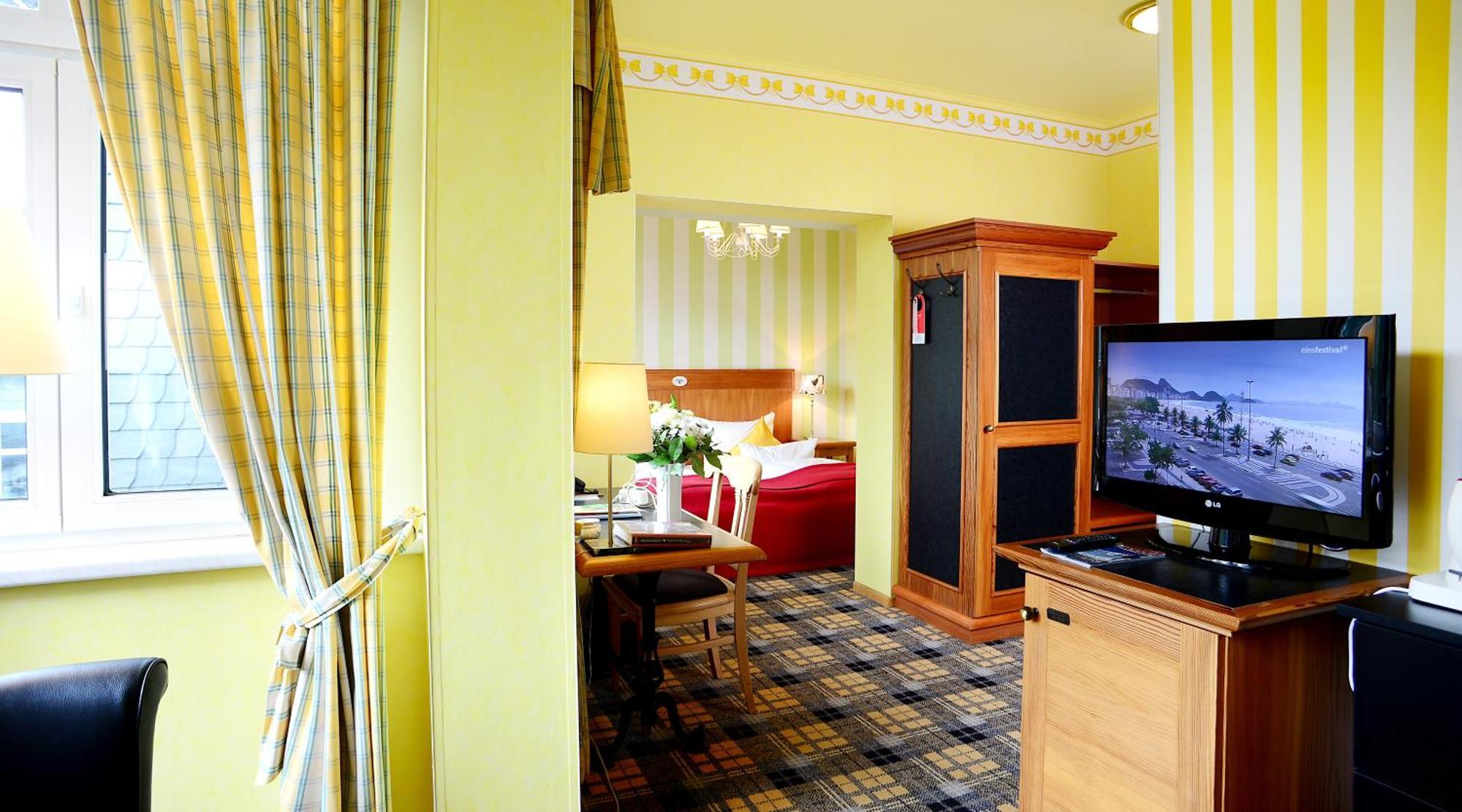 Hotel Schieferhof - Glaslust Neuhaus am Rennweg Bagian luar foto