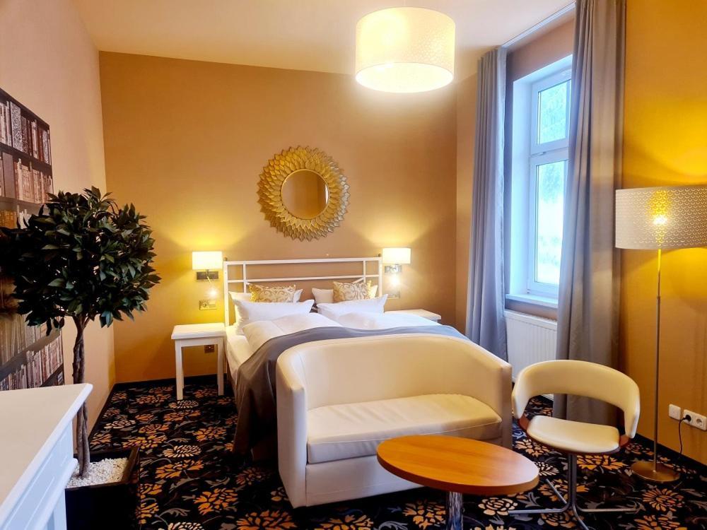 Hotel Schieferhof - Glaslust Neuhaus am Rennweg Bagian luar foto