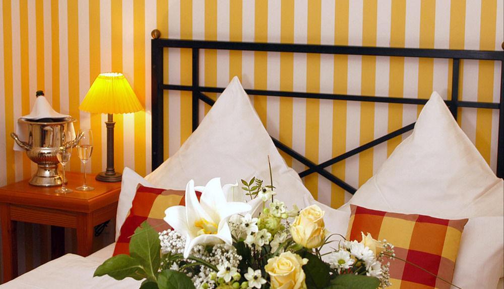 Hotel Schieferhof - Glaslust Neuhaus am Rennweg Bagian luar foto