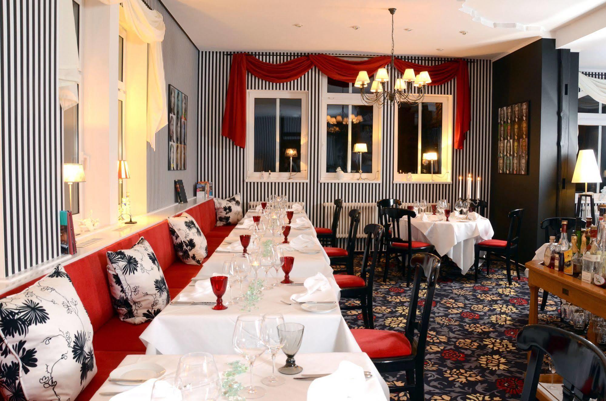 Hotel Schieferhof - Glaslust Neuhaus am Rennweg Bagian luar foto
