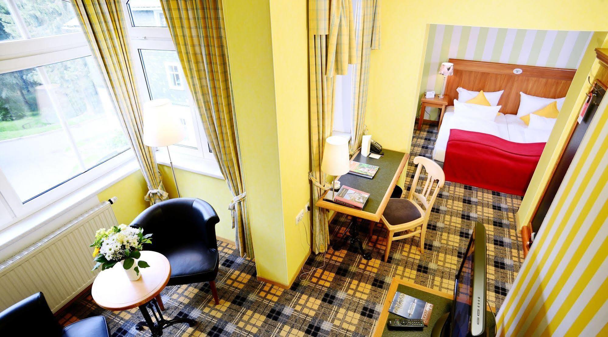 Hotel Schieferhof - Glaslust Neuhaus am Rennweg Bagian luar foto