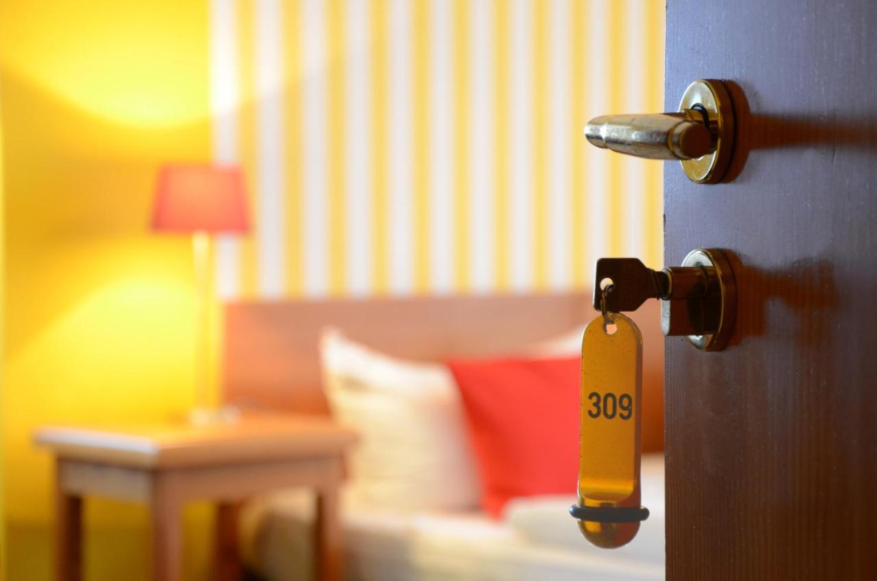 Hotel Schieferhof - Glaslust Neuhaus am Rennweg Bagian luar foto