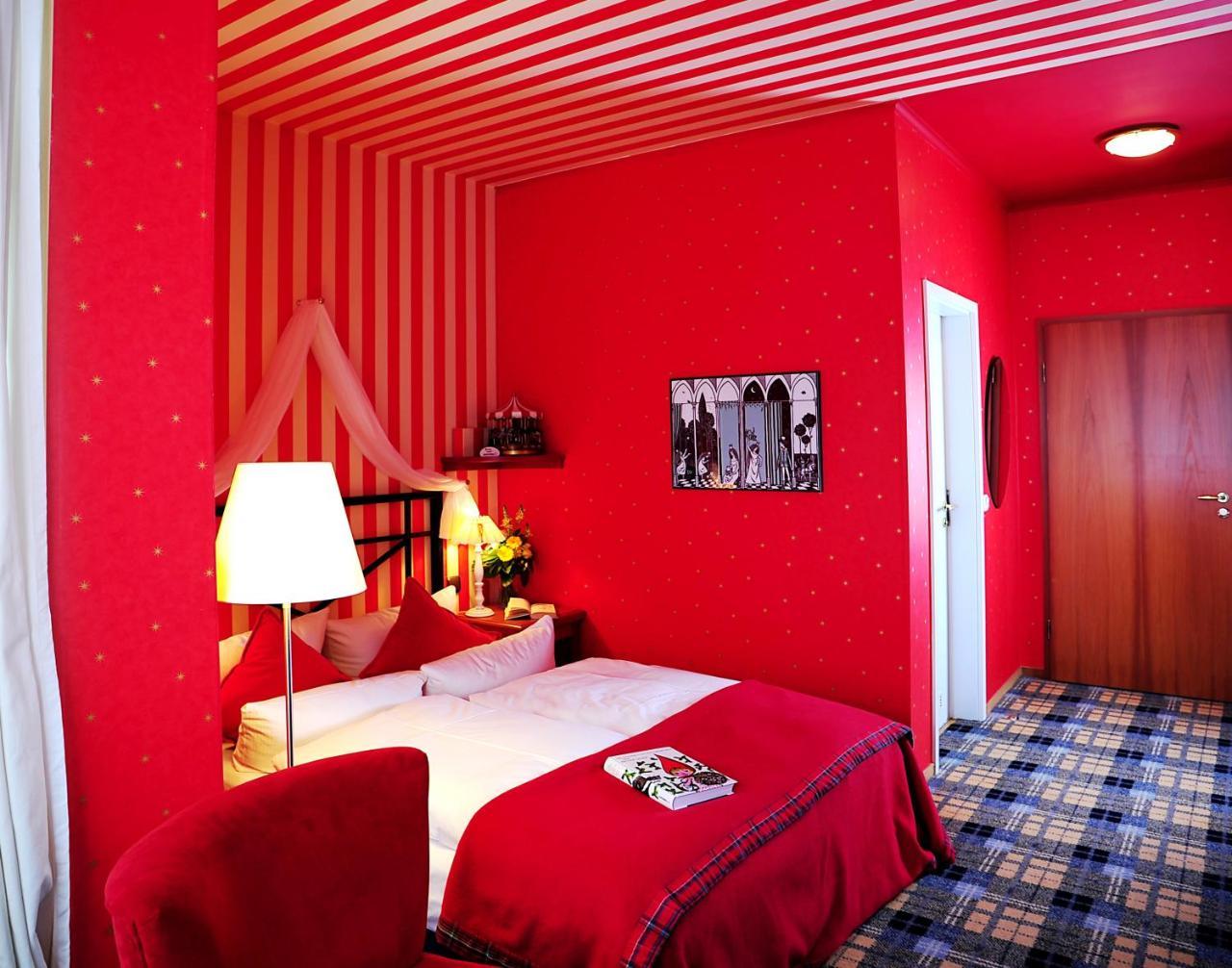 Hotel Schieferhof - Glaslust Neuhaus am Rennweg Bagian luar foto